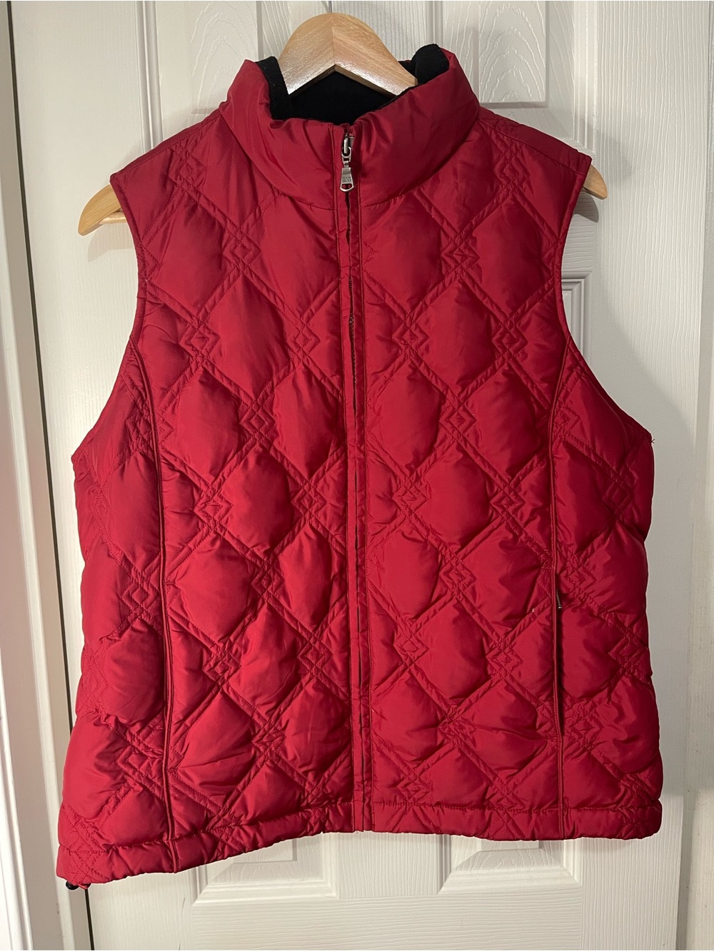 Eddie Bauer Burgundy Goose Down Outdoors Quilted Vest size Large